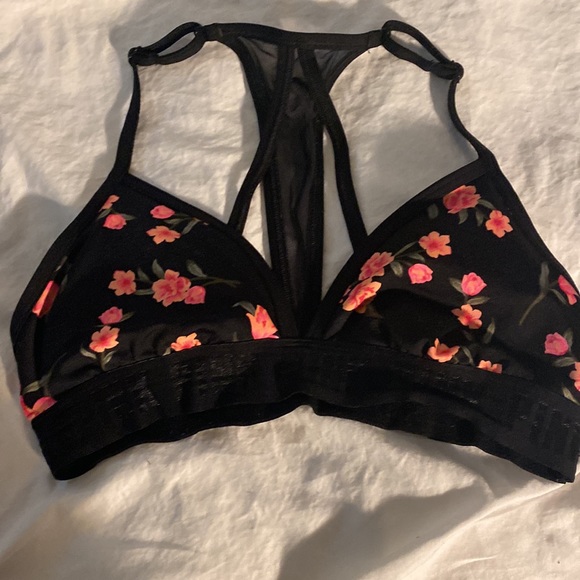 Cute pink flower bikini - Picture 2 of 4